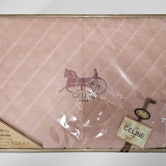 Celine Pink Blanket - Picture 3 of 17